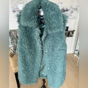 UGG FAUX FUR TEAL GREEN VEST